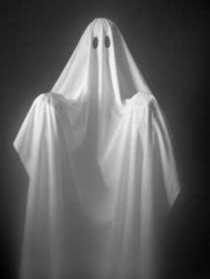 This image has an empty alt attribute; its file name is ghost1.jpg